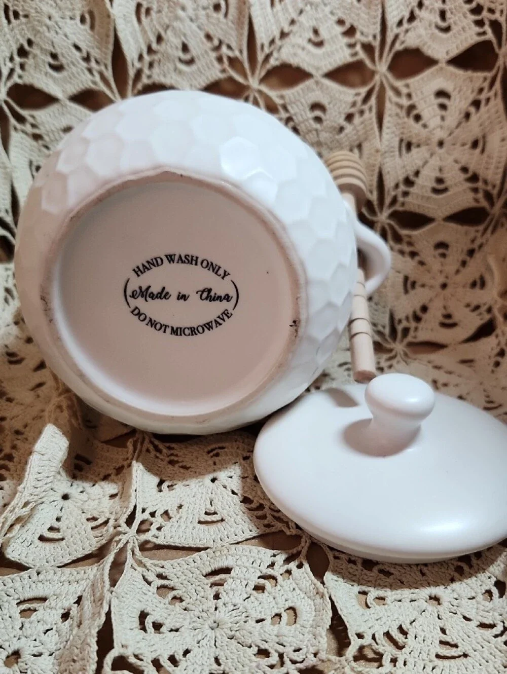 Ceramic Honey Pot with Wooden Dipper - White